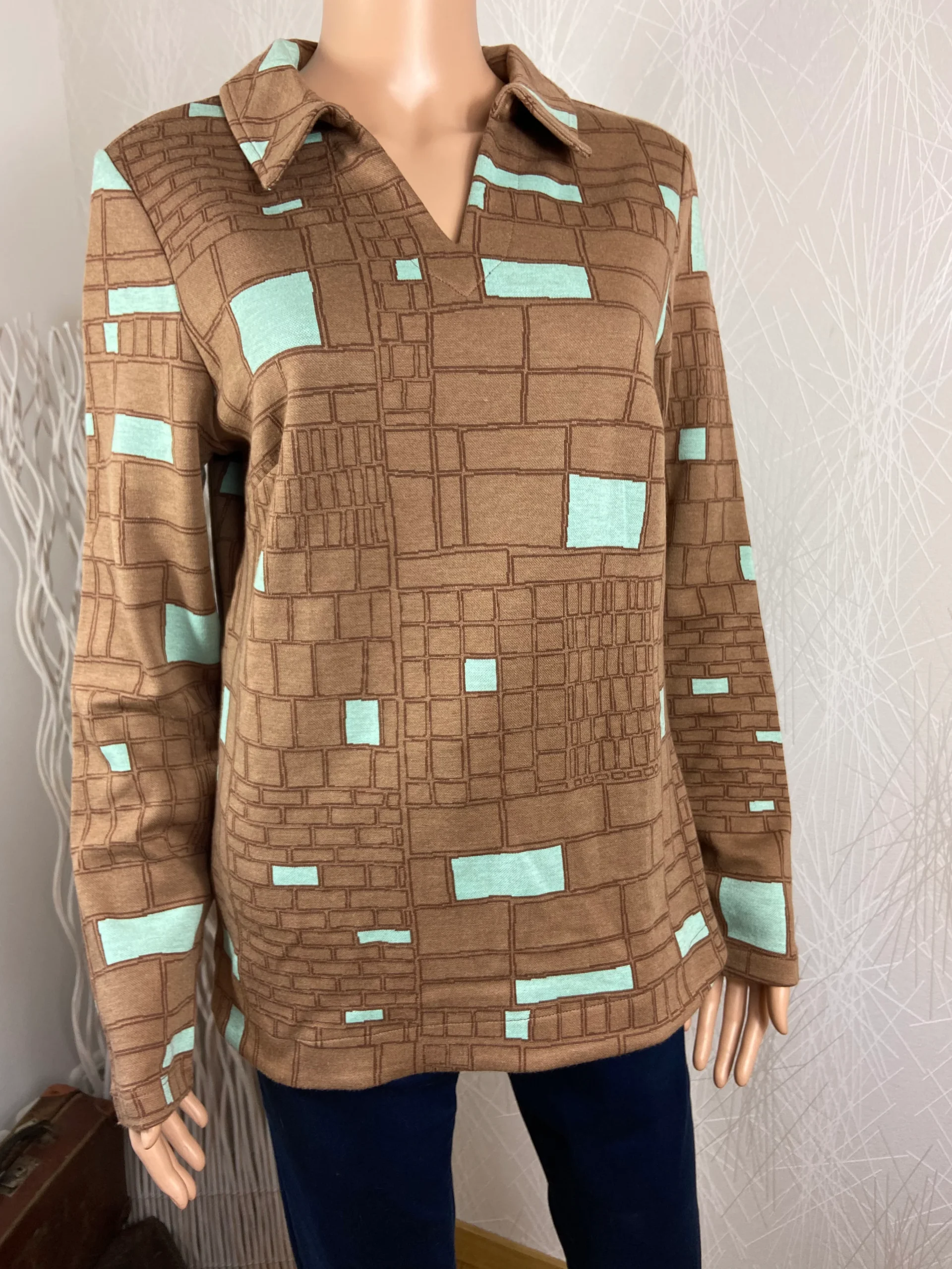 Pull brun vintage 70's Erika Blocky Sand Who’s That Girl – Image 2