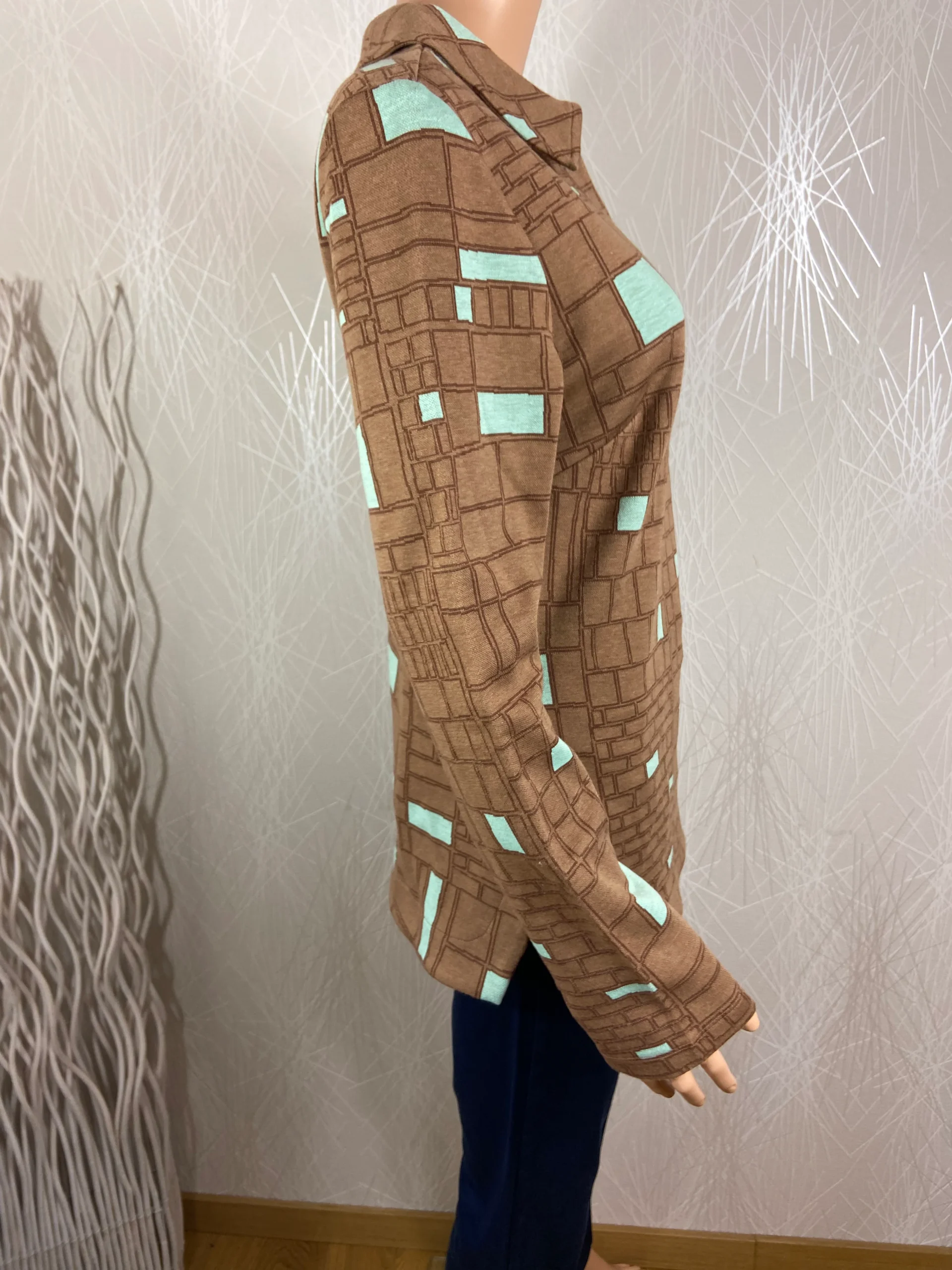 Pull brun vintage 70's Erika Blocky Sand Who’s That Girl – Image 4