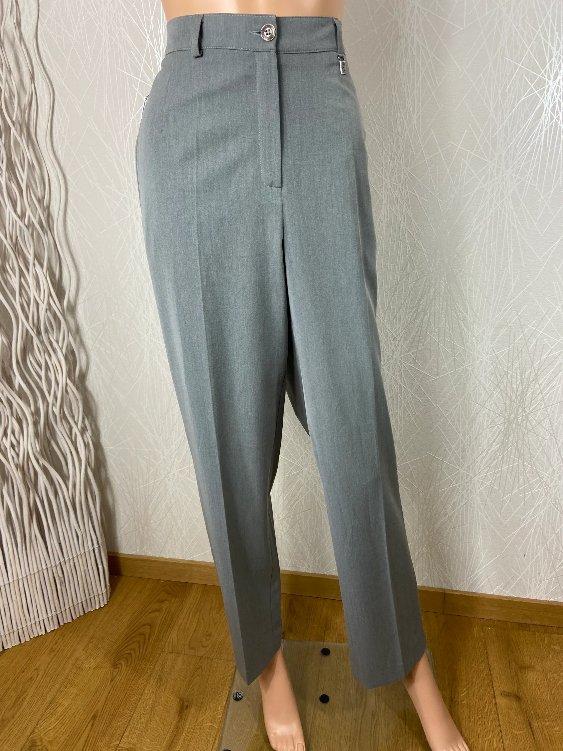 Pantalon habillé gris taille élastique coupe droite Ulla Popken – Image 2