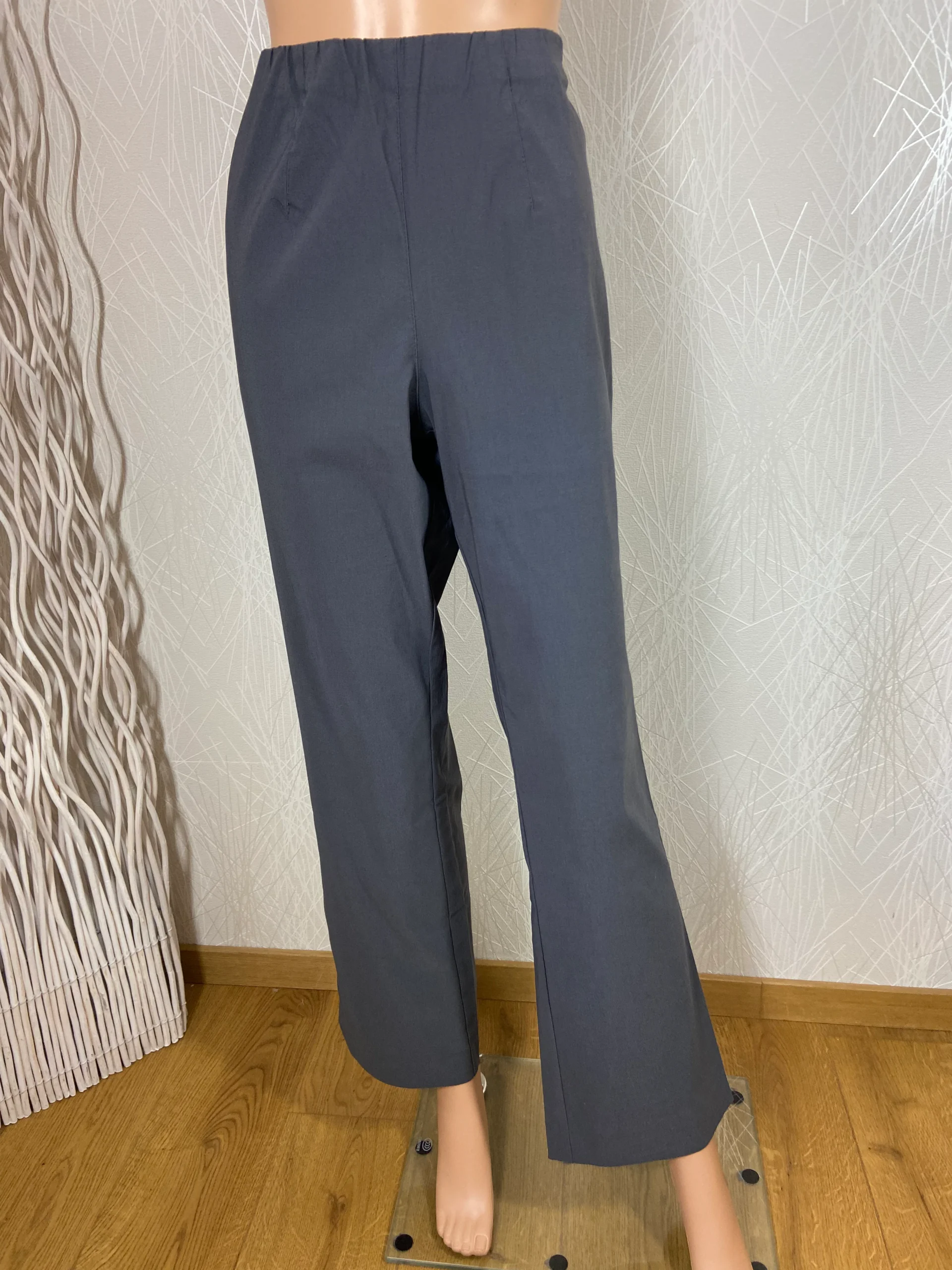 Pantalon léger gris stretch taille mi-haute élastique coupe droite Ulla Popken